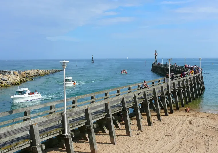 Jetée à Courseulles sur la Côte de Nacre